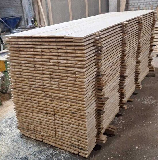 Kokmateriāli un zāģmateriāli – pieejami uzreiz.